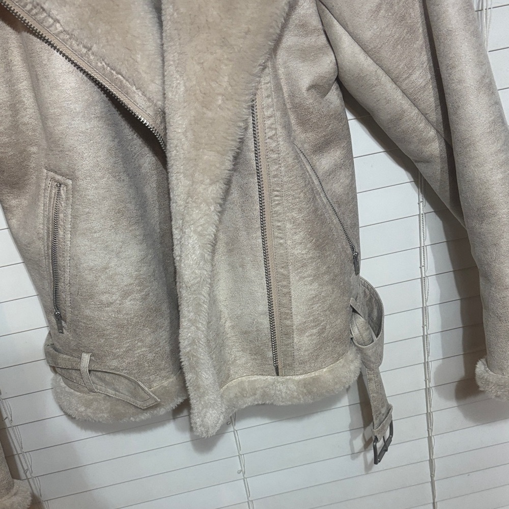 Abercrombie & Fitch Cream Teddy Jacket - Picture 2 of 7